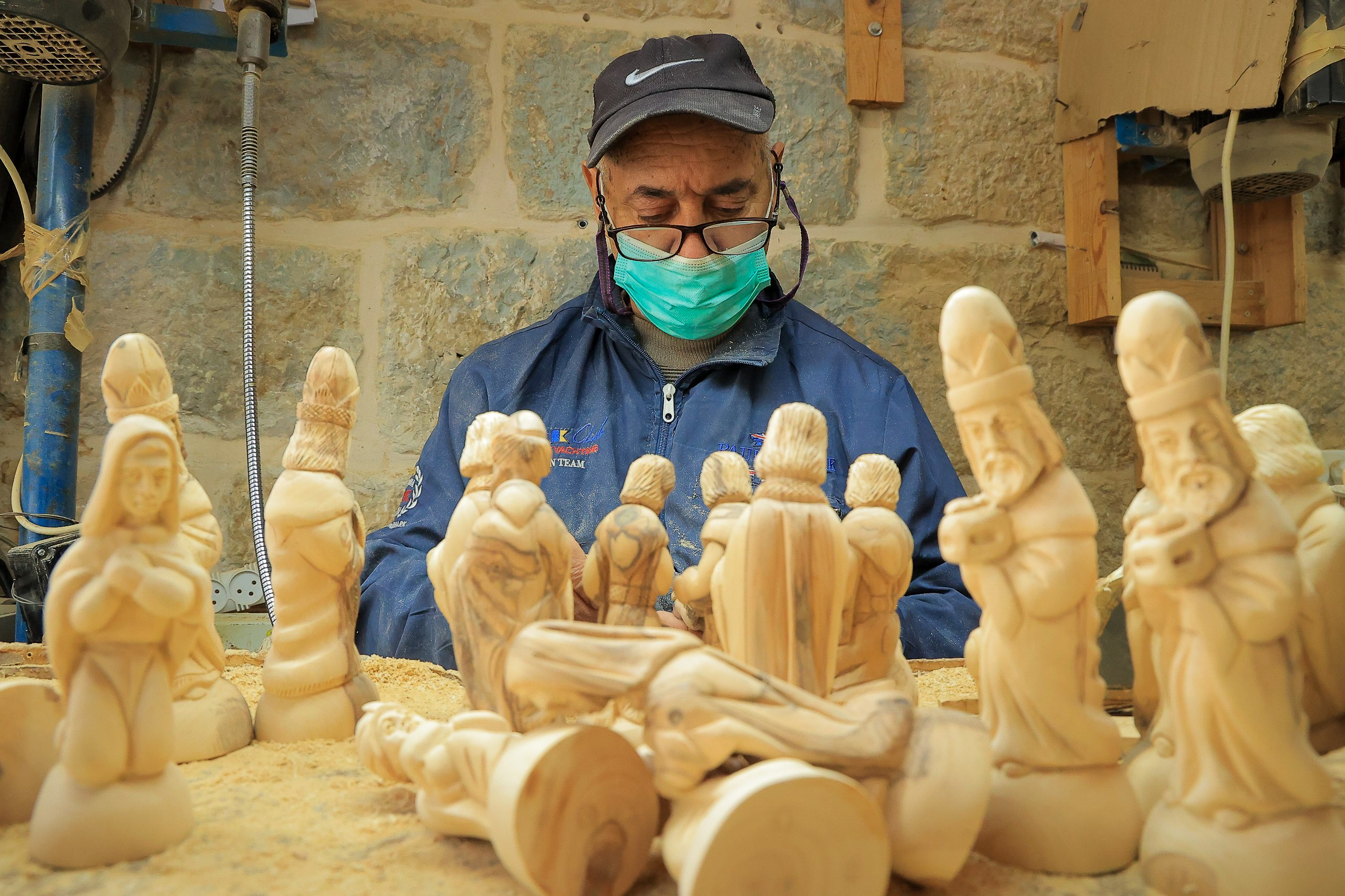 Bethlehem Christmas tree [Monjed Jadou/Al Jazeera]