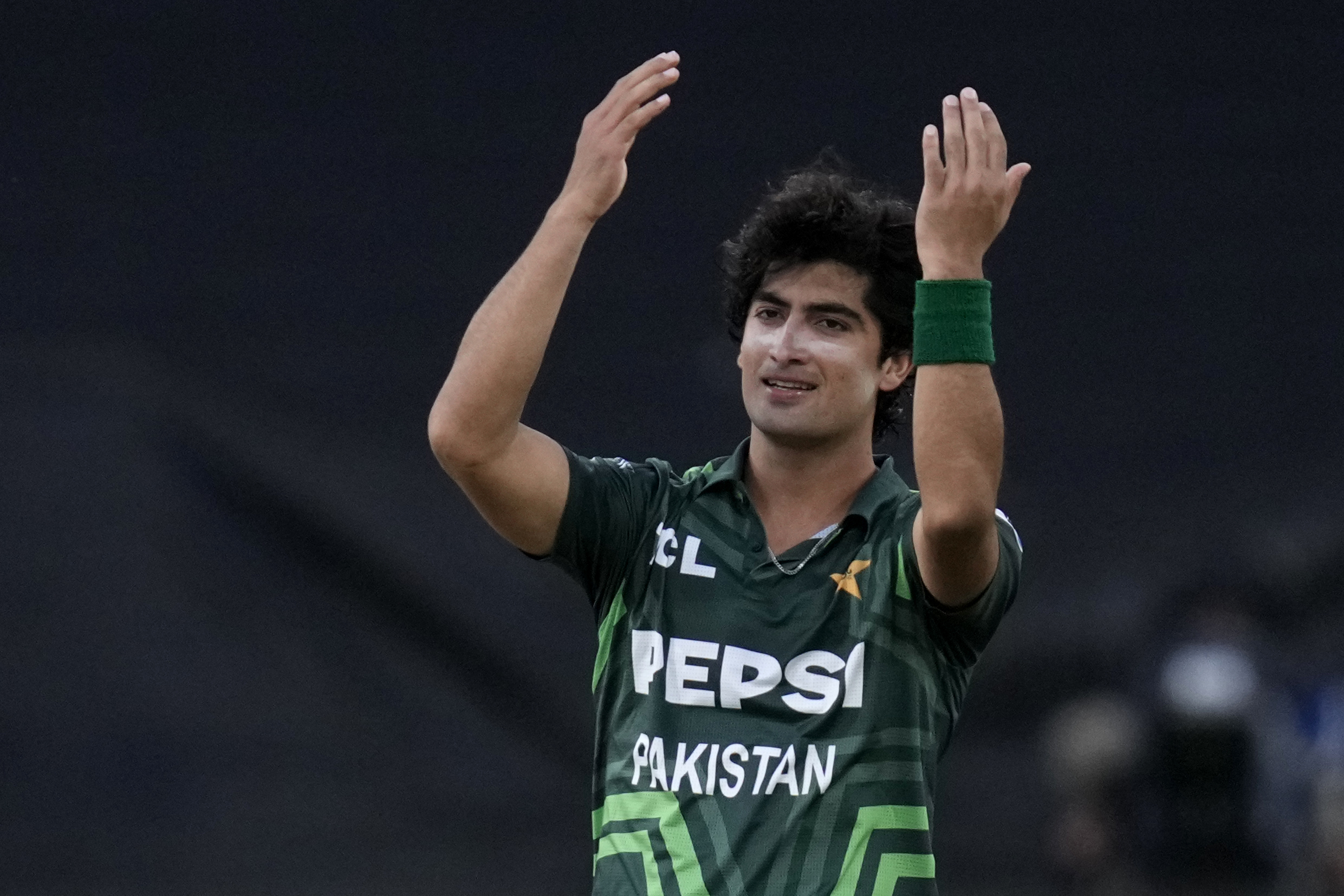 Pakistan's Naseem Shah gesture while bowling to Australia during their one day international cricket match in Melbourne, Monday, Nov. 4, 2024. (AP Photo/Asanka Brendon Ratnayake)