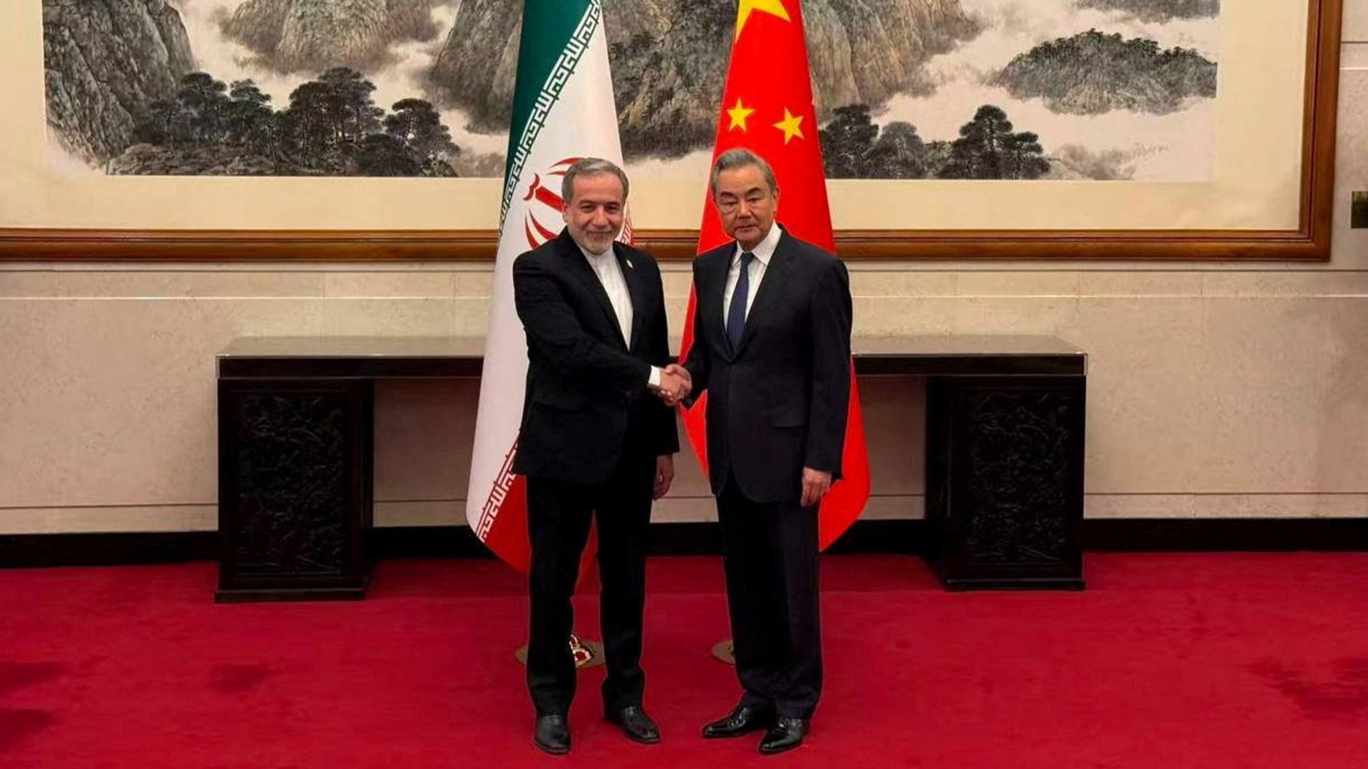 Araghchi meets Chinese counterpart