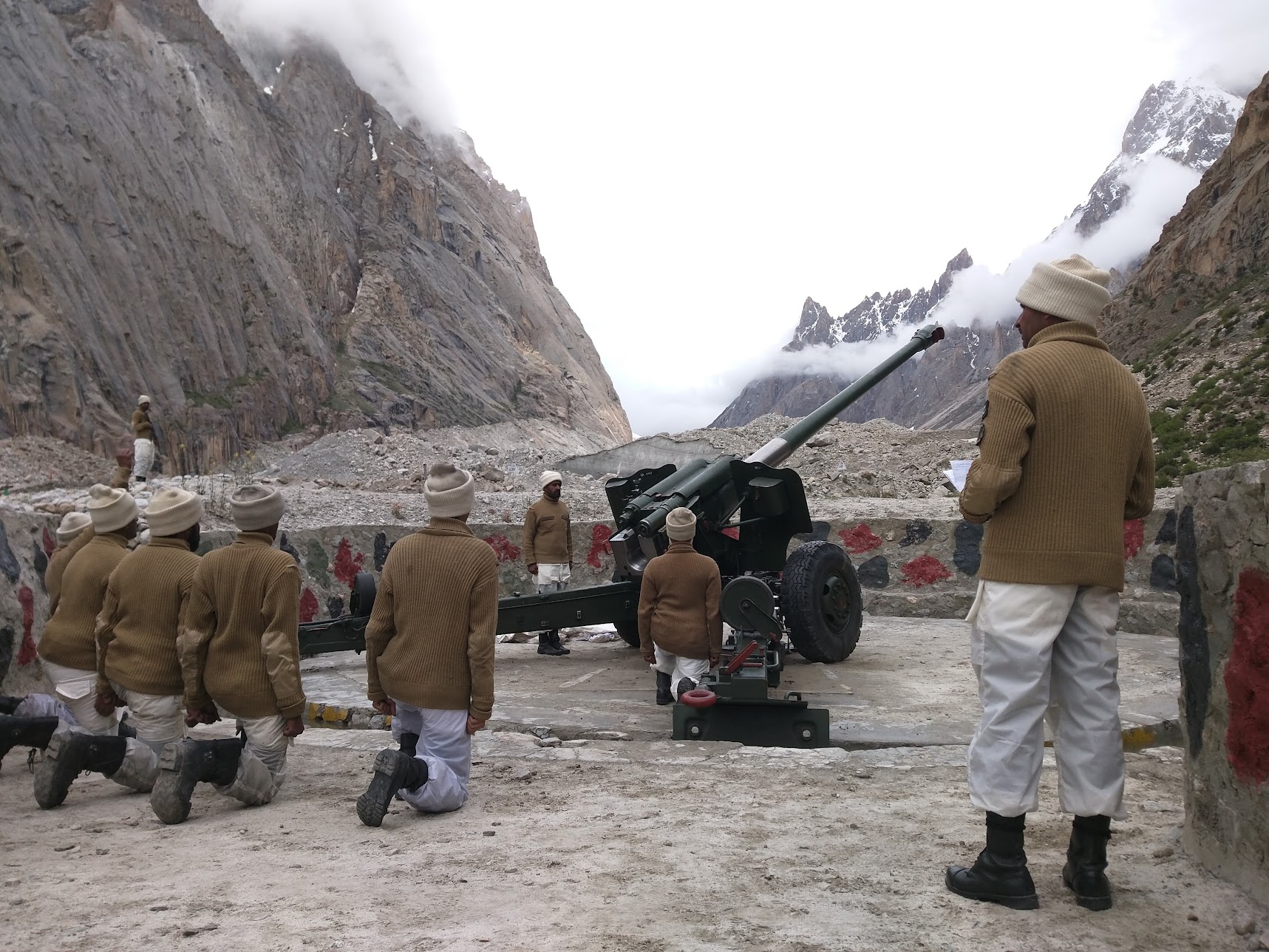 Pakistani soldiers at a post near Siachen