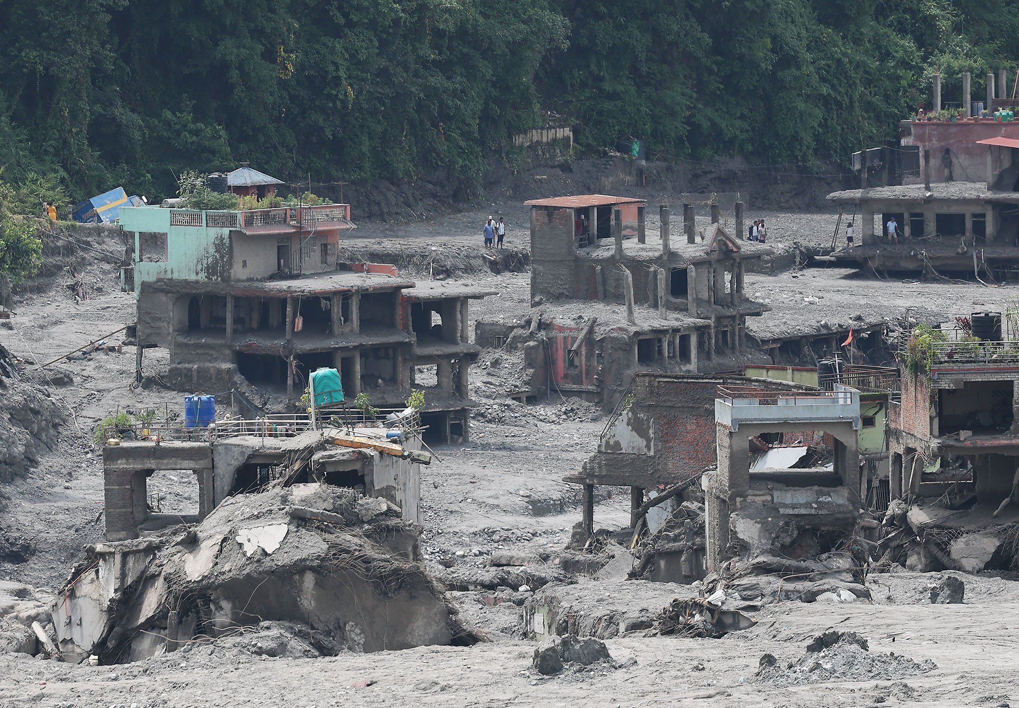 In pictures: Devastation from the Nepal-China floods