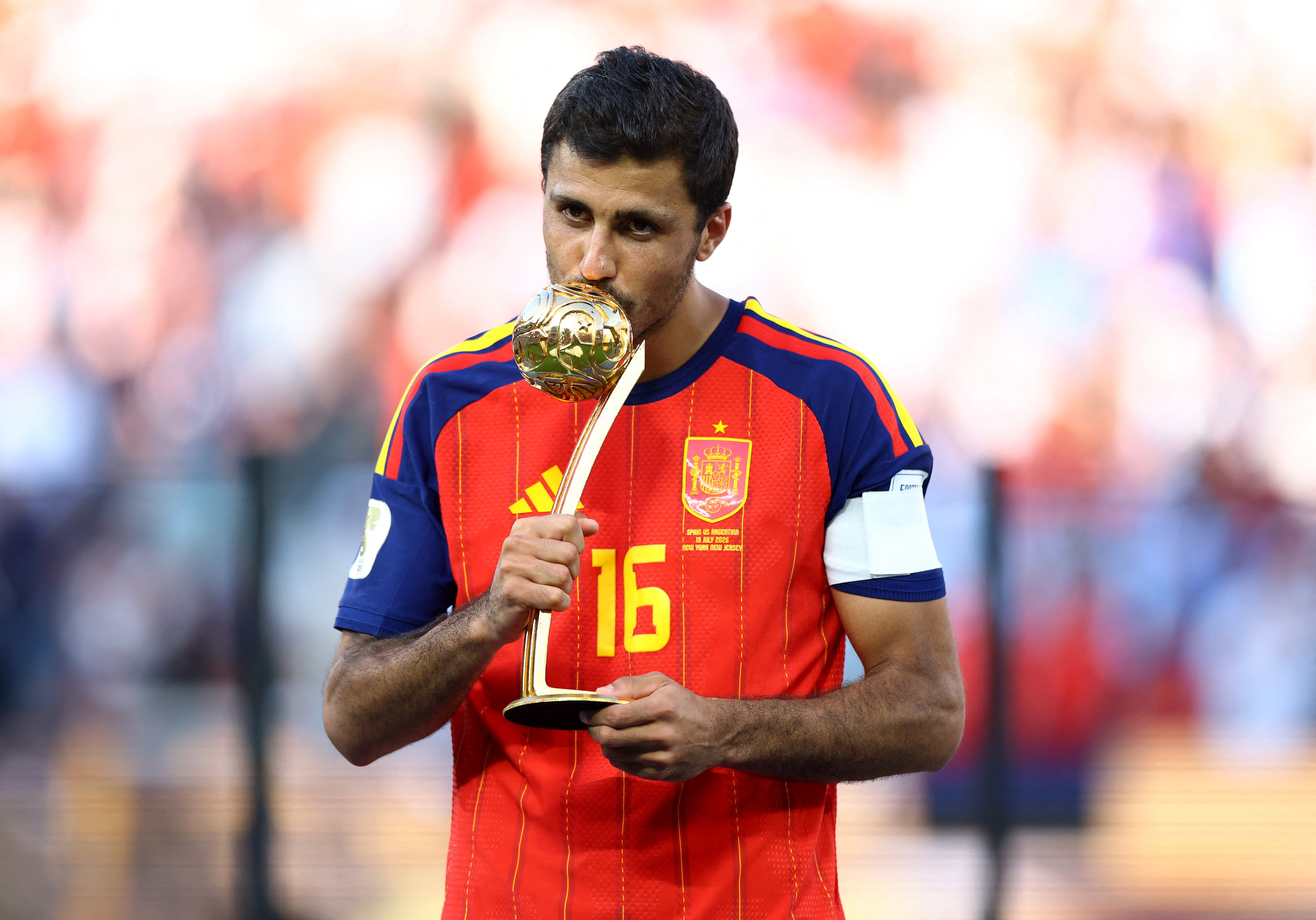 Rodri reacts.