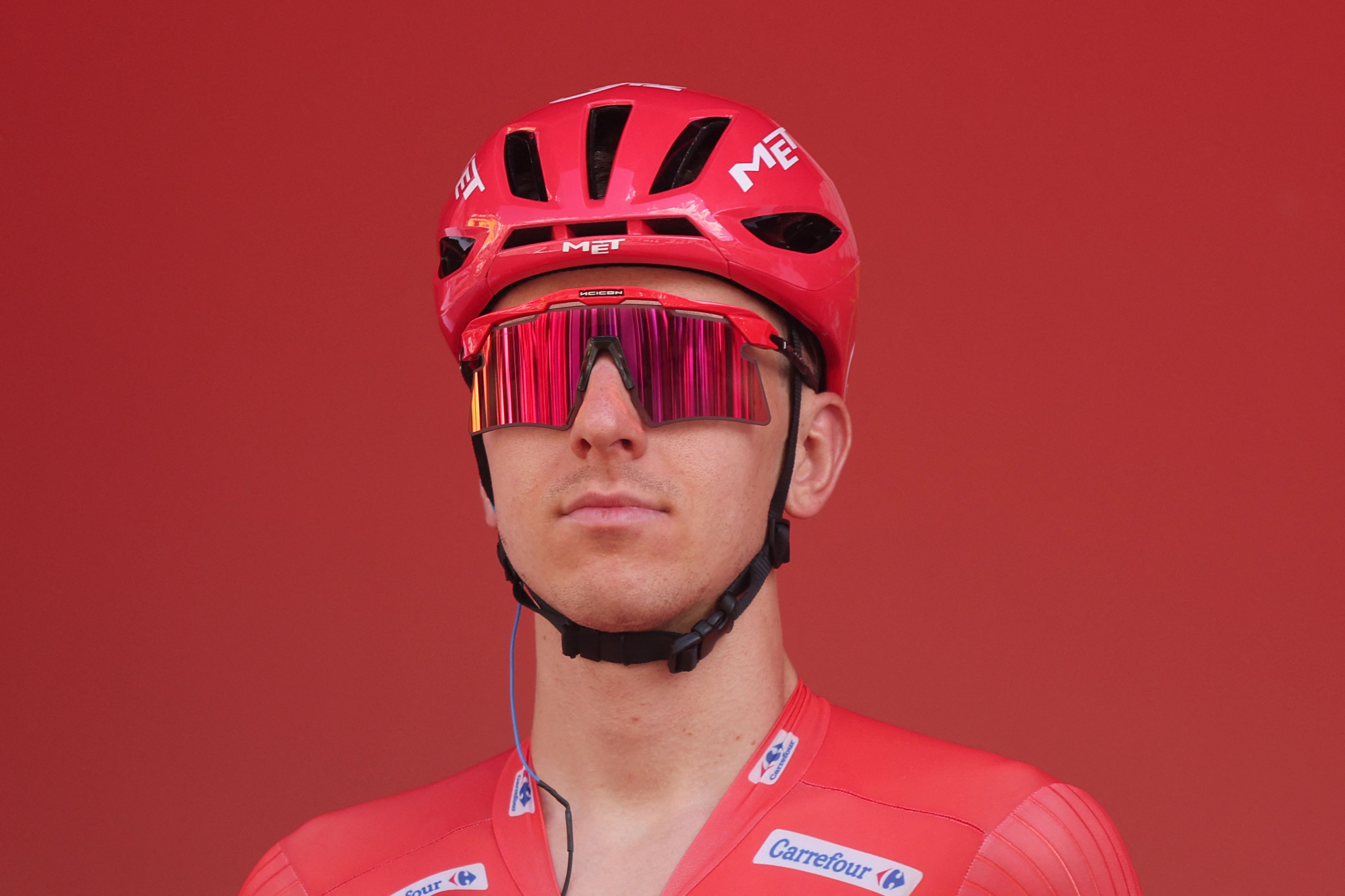 Cycling - Vuelta a Espana - Stage 4 - Andorra la Vella to Andorra la Vella - Andorra la Vella, Andorra - August 25, 2026 UAE Team Emirates - XRG's Tadej Pogacar wearing the red jersey ahead of stage 4 REUTERS/Bruna Casas