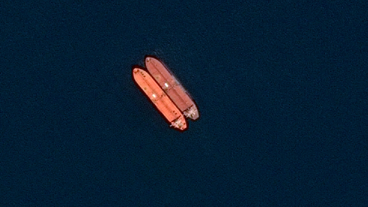 FILE PHOTO: A satellite image of side-by-side ships at sea, off the coast of Sohar, Oman, June 9, 2026. SPOT © CNES 2026, Distribution Airbus DS/Handout via REUTERS THIS IMAGE HAS BEEN SUPPLIED BY A THIRD PARTY. MANDATORY CREDIT./File Photo