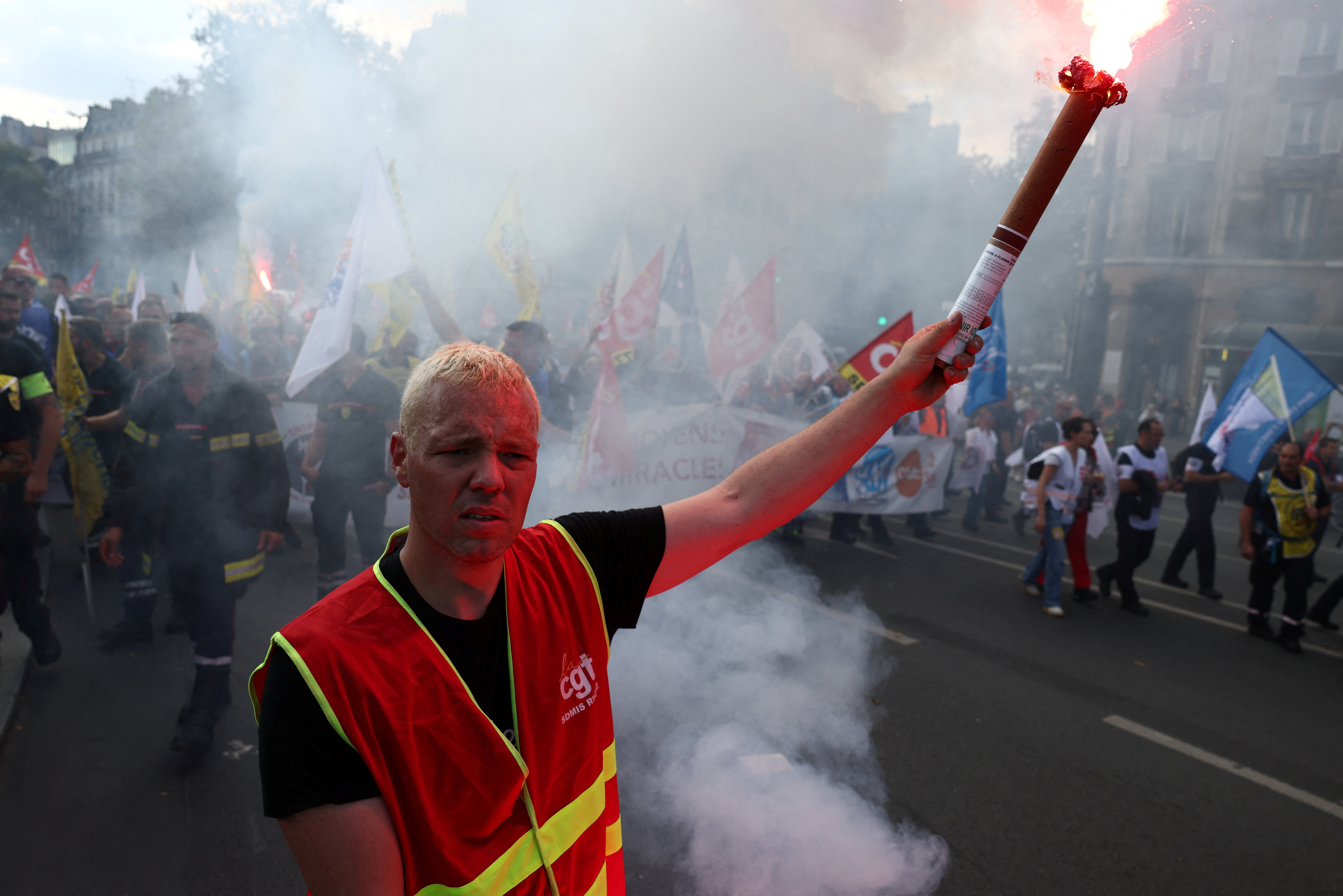 French students,public workers protest Macron’s planned budget cuts