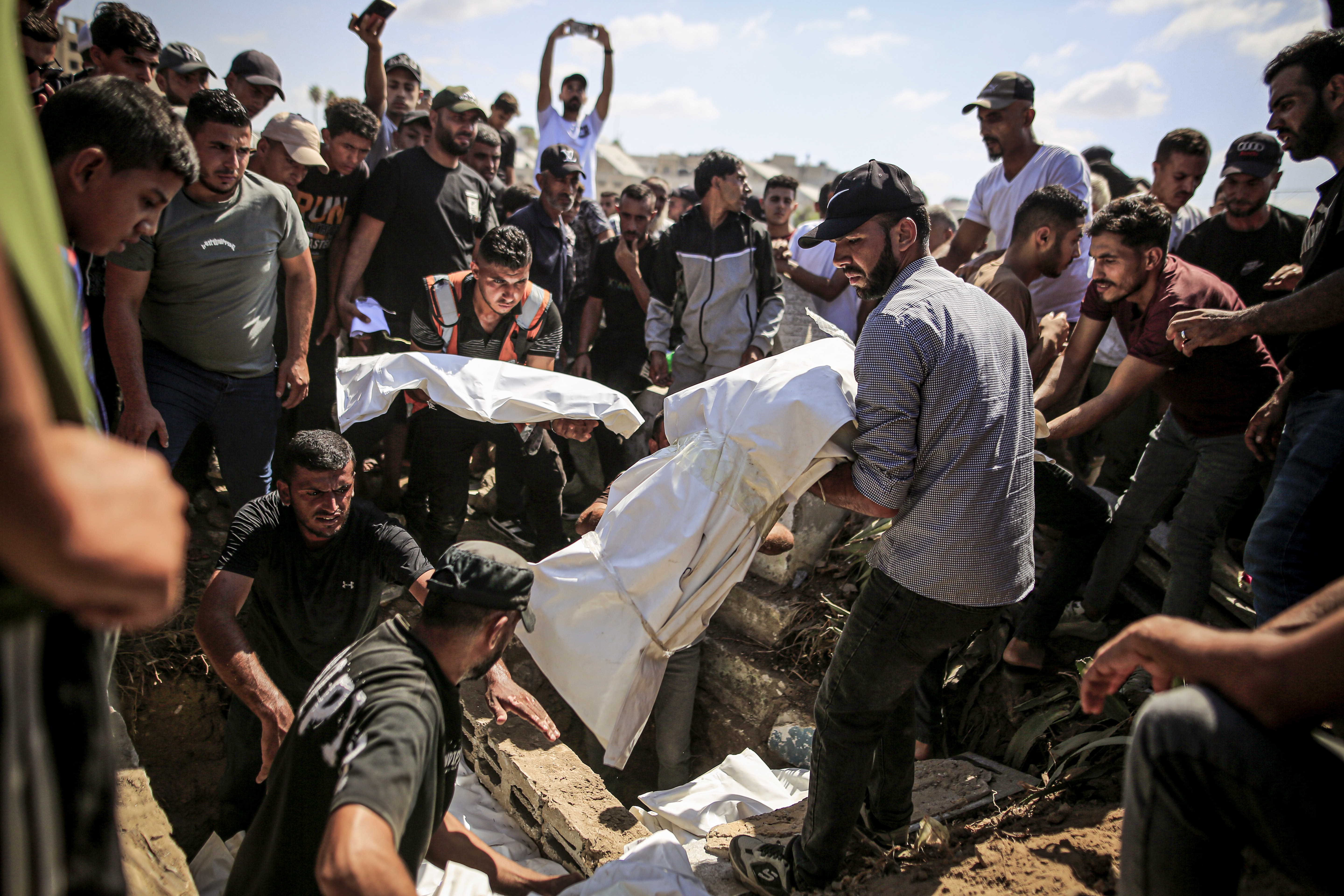 Mass funeral Gaza