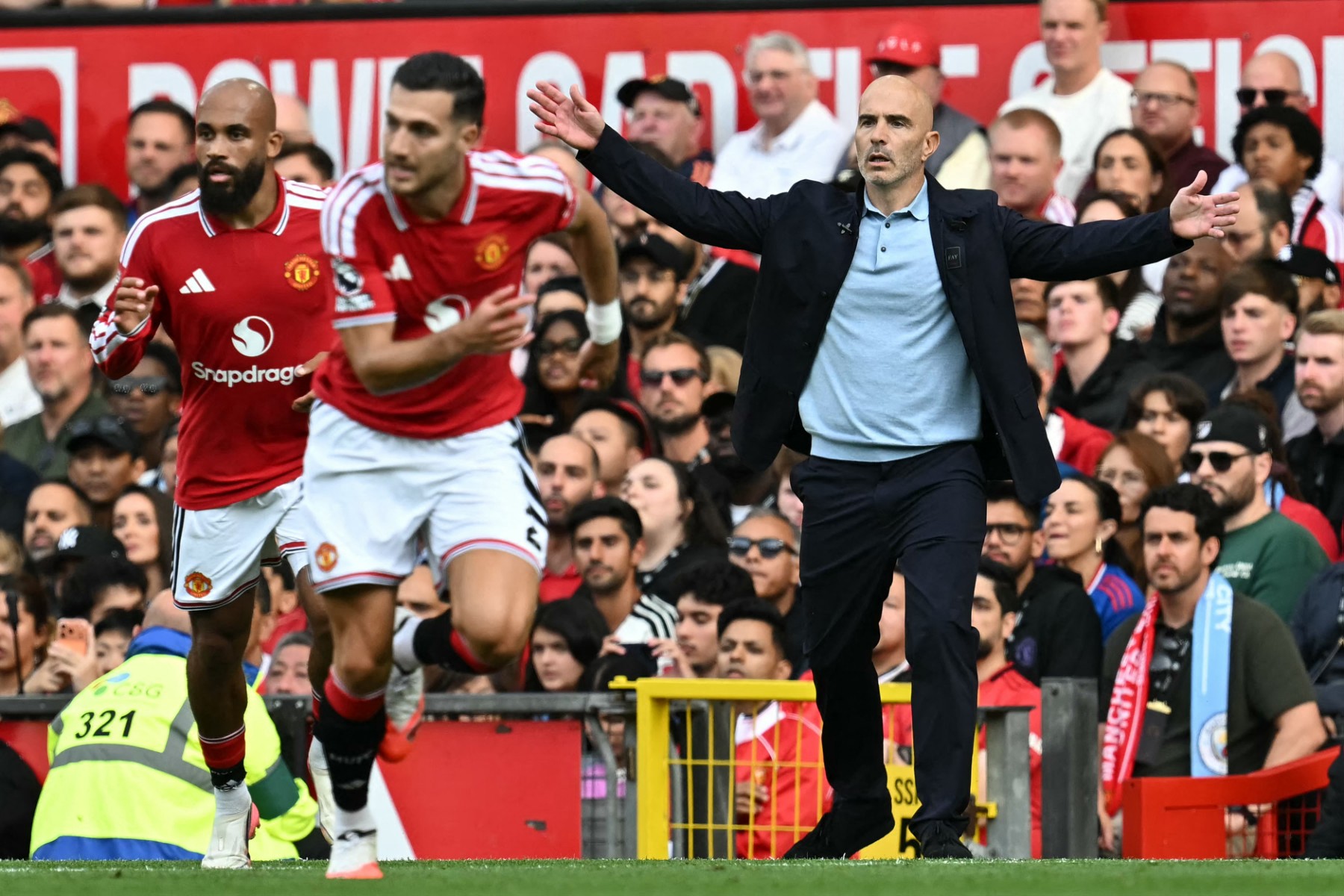 Manchester City's Italian manager Enzo Maresca reacts during the English Premier League football match between Manchester United and Manchester City