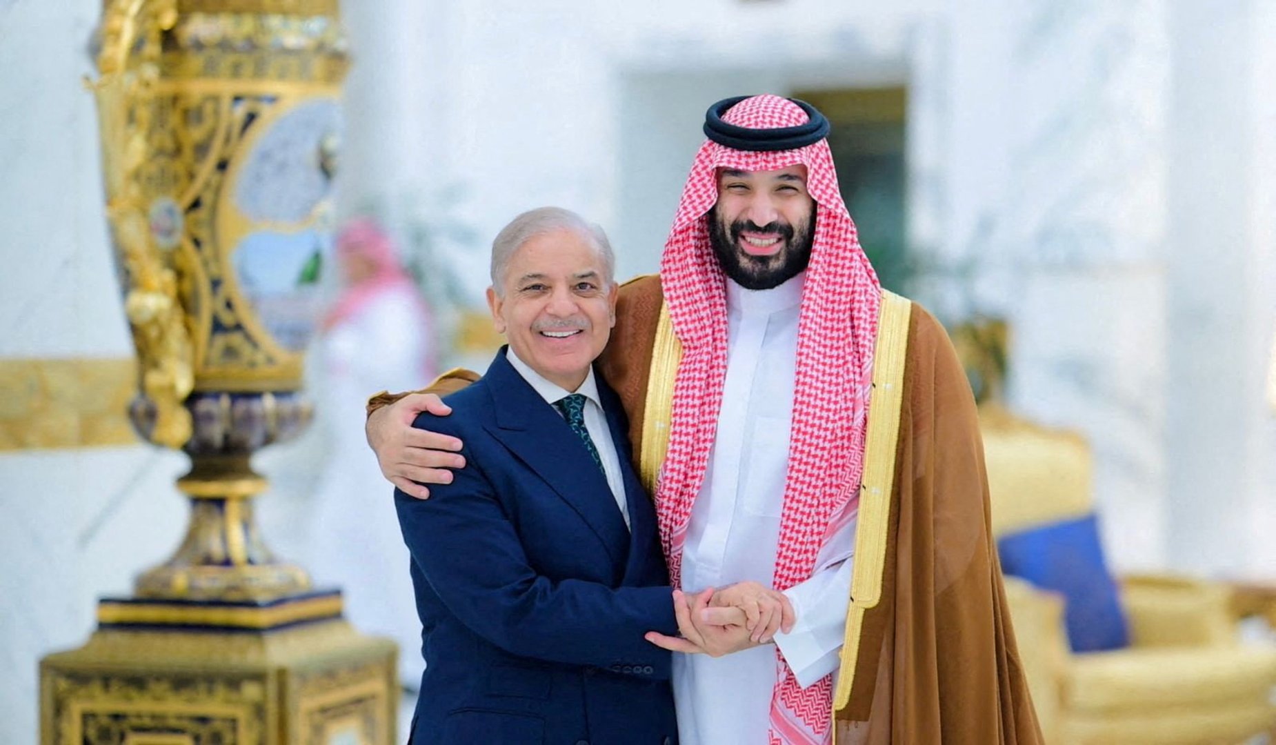 Saudi Crown Prince Mohammed bin Salman meets with Pakistan's Prime Minister Shehbaz Sharif in Jeddah, Saudi Arabia, April 15, 2026. Pakistan&rsquo;s Prime Minister Office [REUTERS]