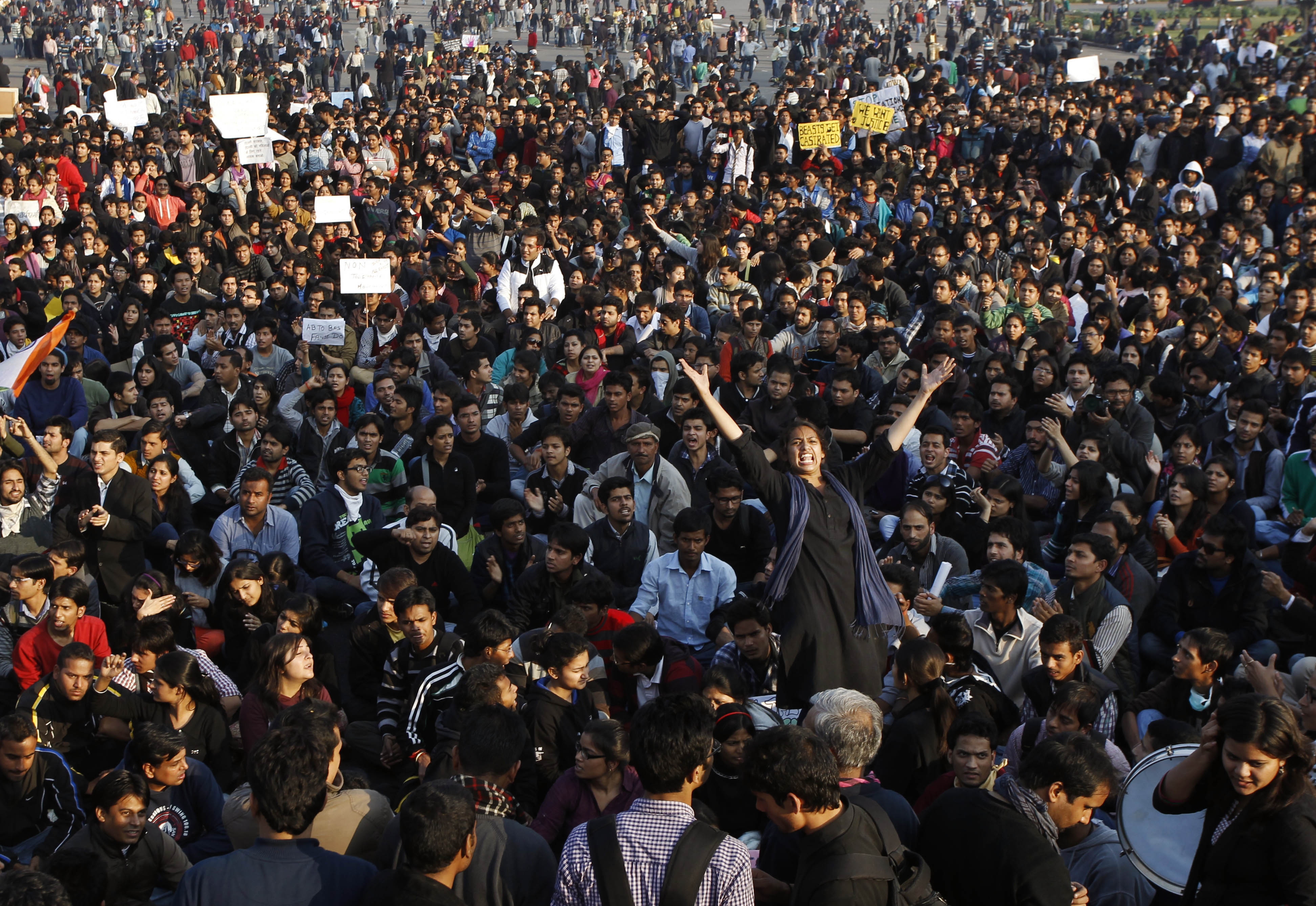 People crowd outside the Rashtrapati Bhavan, the Indian president’s official residence, as they protest against a 23-year-old student’s gang rape in New Delhi, December 22, 2012