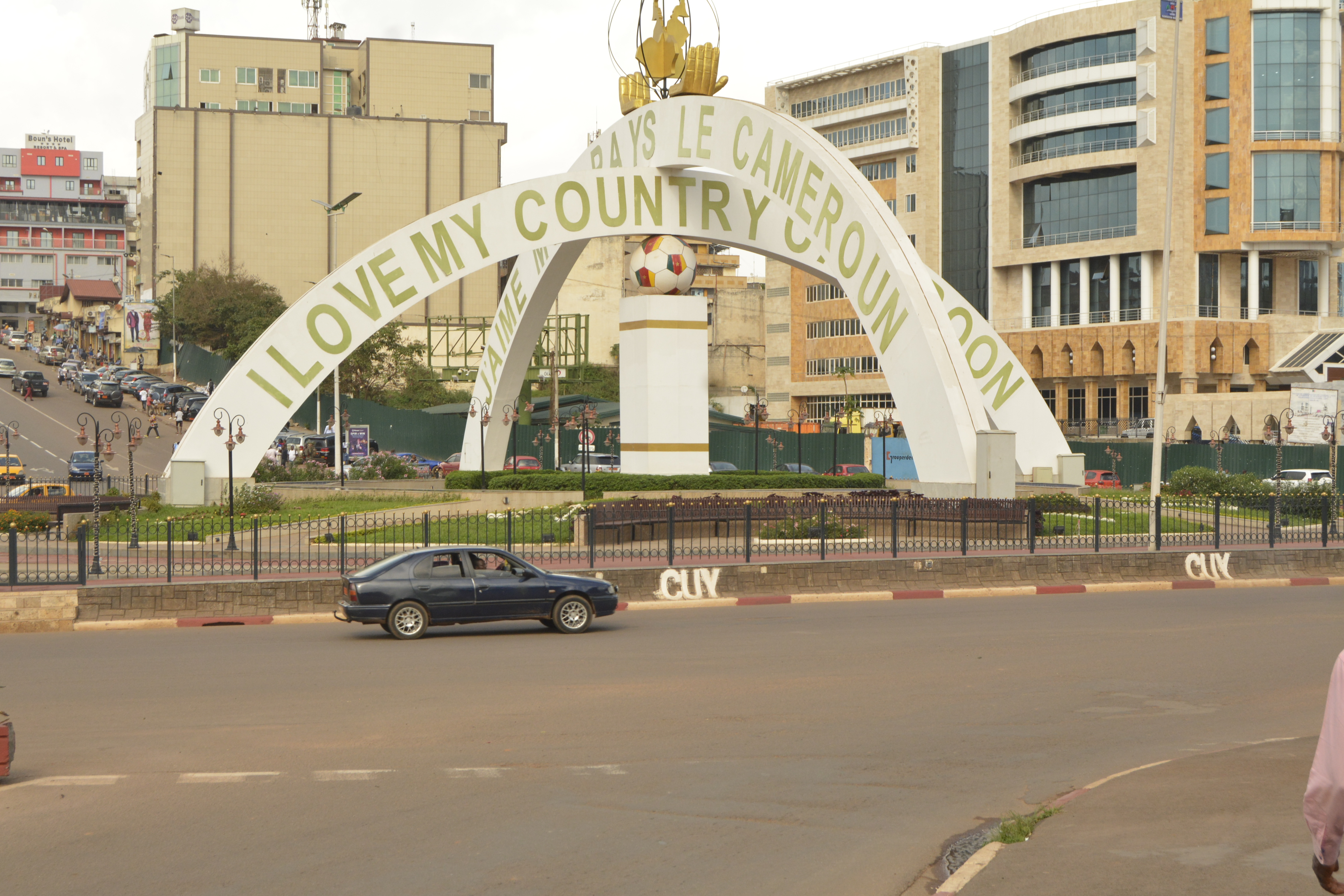 A roundabout in downtown Yaounde reflects Cameroon’s national identity and the government’s promotion of bilingualism as a means of uniting the country amid ongoing conflict. [Amindeh Blaise Atabong/Al Jazeera]