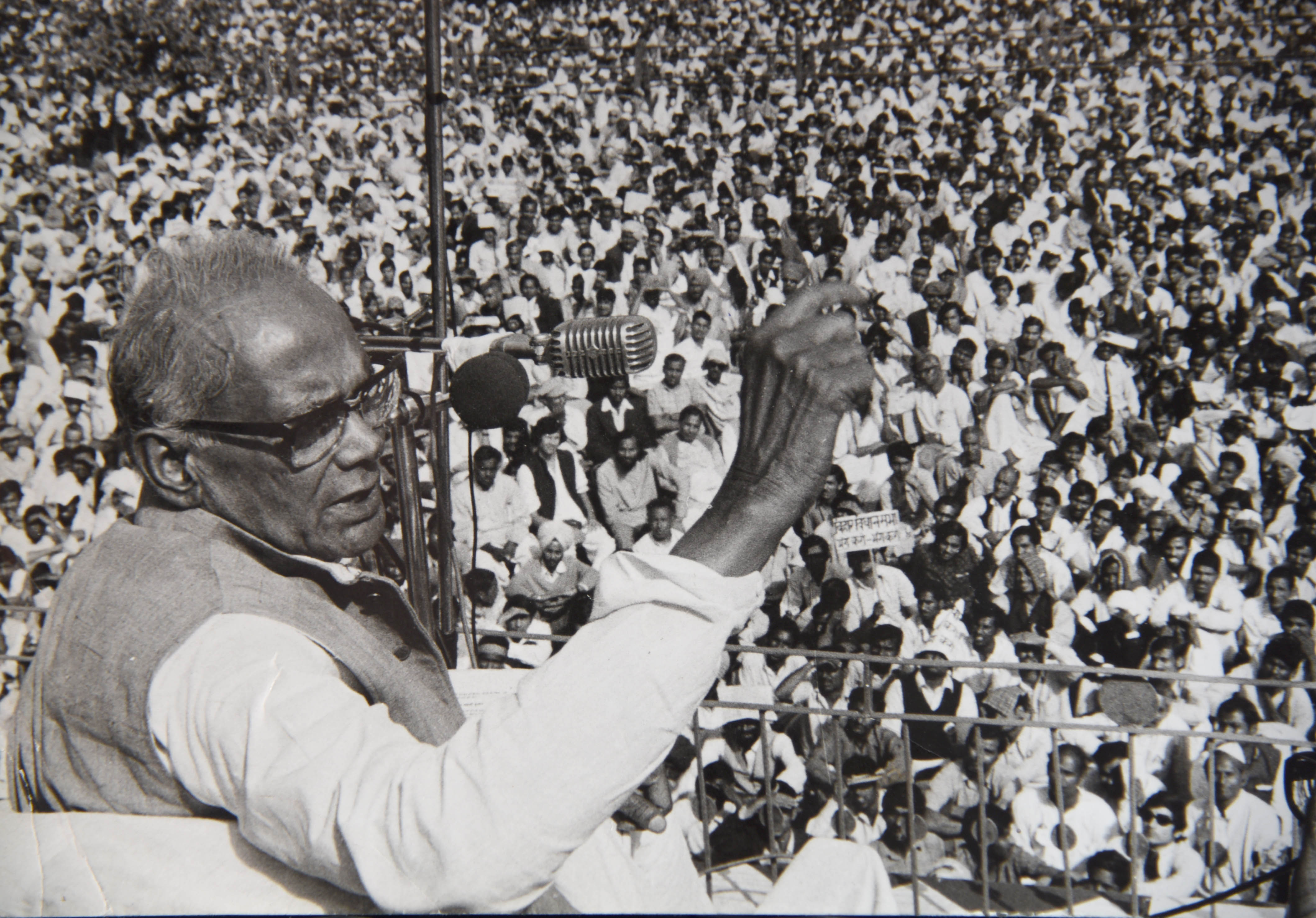 Jaya Prakash Narayan, 72-year-old follower of Mahatma Gandhi, leads a rally, marked by fierce attacks on the policies of then-Prime Minister Indira Gandhi and the Congress party in New Delhi, March 6, 1975