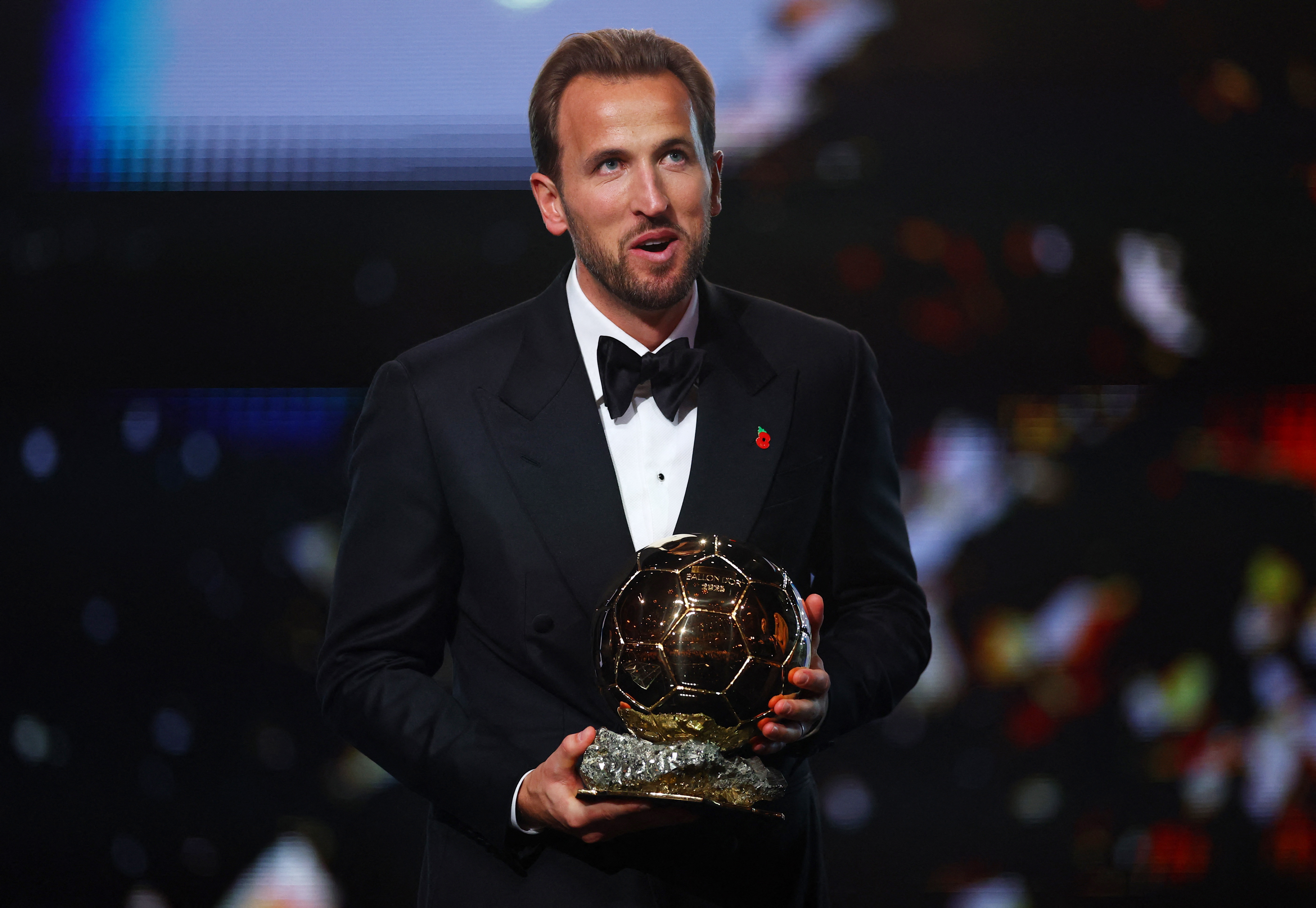 Soccer Football - Ballon d'Or - London Palladium, London, Britain - October 26, 2026 Bayern Munich's Harry Kane celebrates after winning the men's Ballon d'Or award Action Images via Reuters/Matthew Childs